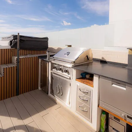 Palm 3 Bdr Terraced House With Jacuzzi 펜션 *